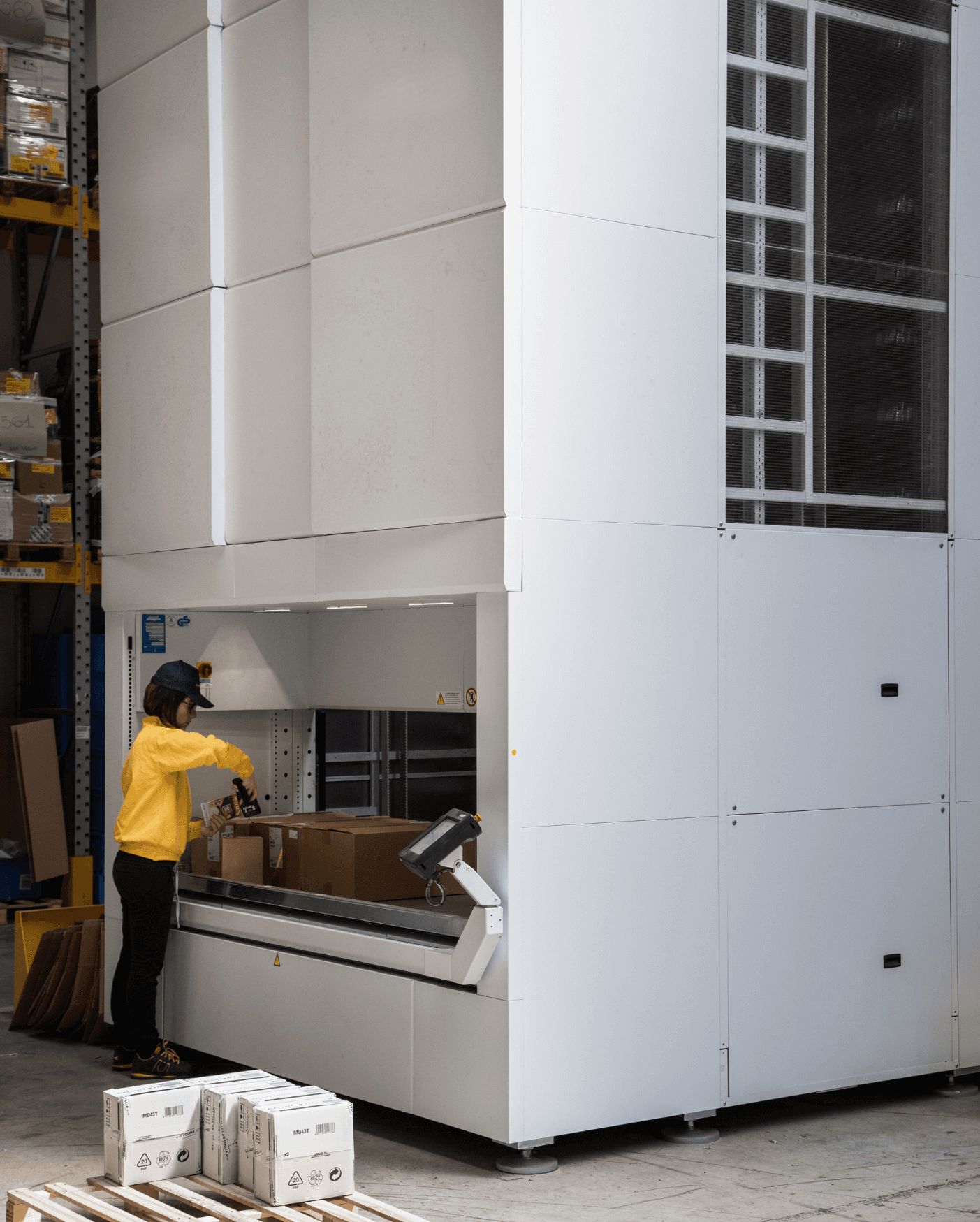 Intelligent warehousing